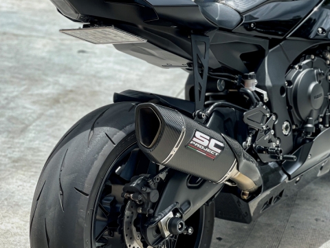 YAMAHA YZF-R1 2021 "CHIẾN BINH BÓNG TỐI" SIÊU CHẤT VỚI DÀN ĐỒ CHẤT CHƠI