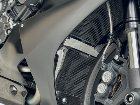 YAMAHA YZF-R1 2021 "CHIẾN BINH BÓNG TỐI" SIÊU CHẤT VỚI DÀN ĐỒ CHẤT CHƠI