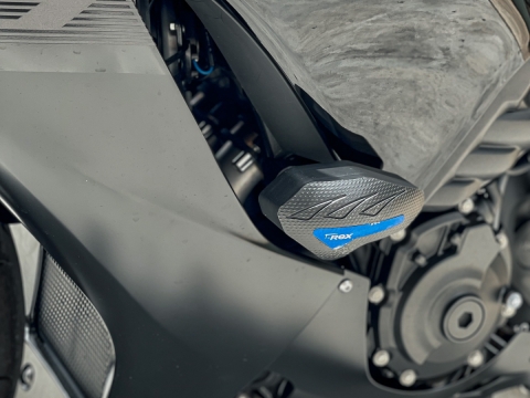 YAMAHA YZF-R1 2021 "CHIẾN BINH BÓNG TỐI" SIÊU CHẤT VỚI DÀN ĐỒ CHẤT CHƠI