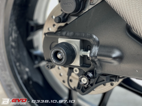 YAMAHA YZF-R1 2021 "CHIẾN BINH BÓNG TỐI" SIÊU CHẤT VỚI DÀN ĐỒ CHẤT CHƠI