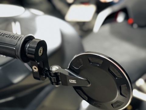 DUCATI STREETFIGHTER V4S VỪA ĐẬP THÙNG VỚI LOẠT OPTION CỰC KHỦNG 